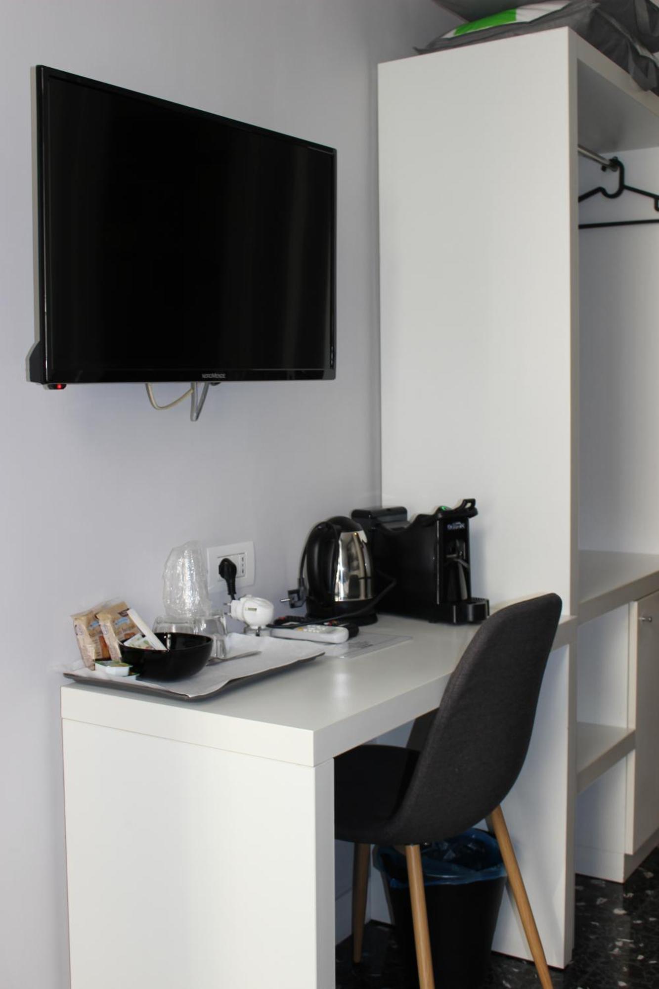 Beverello Rooms Napoli Bagian luar foto