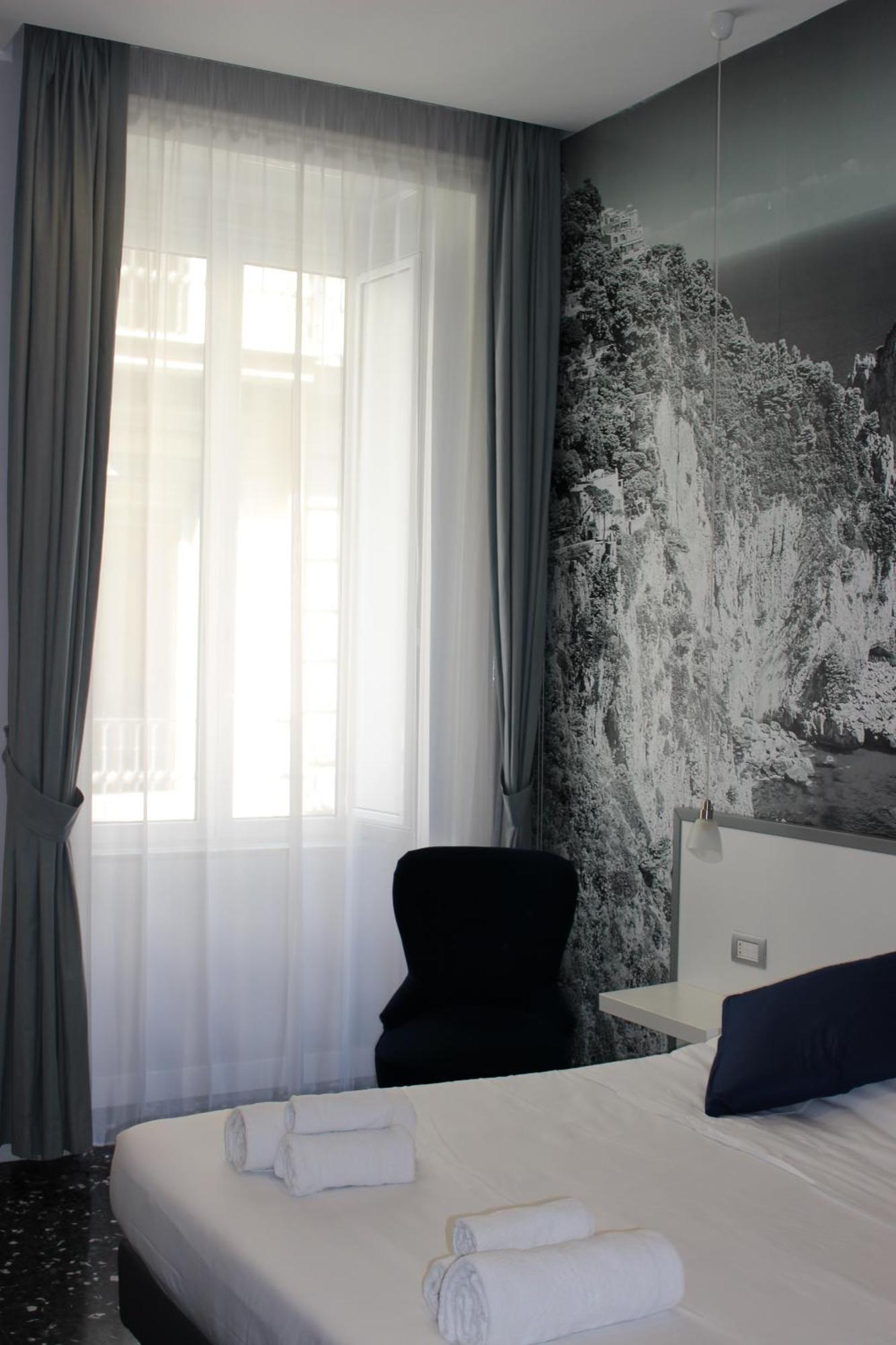 Beverello Rooms Napoli Bagian luar foto