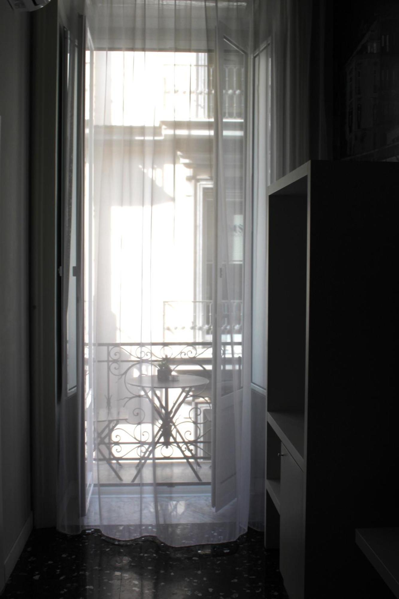 Beverello Rooms Napoli Bagian luar foto