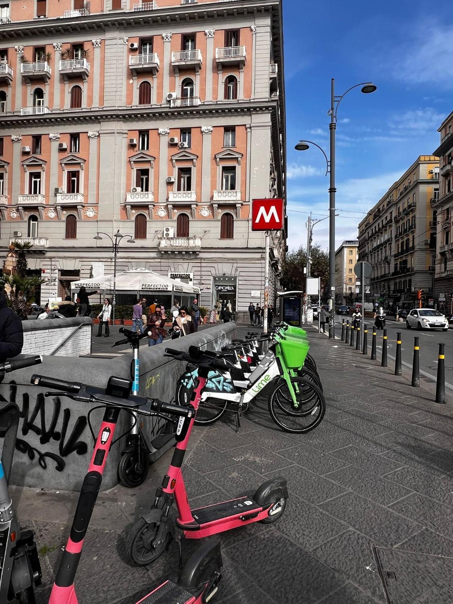 Beverello Rooms Napoli Bagian luar foto