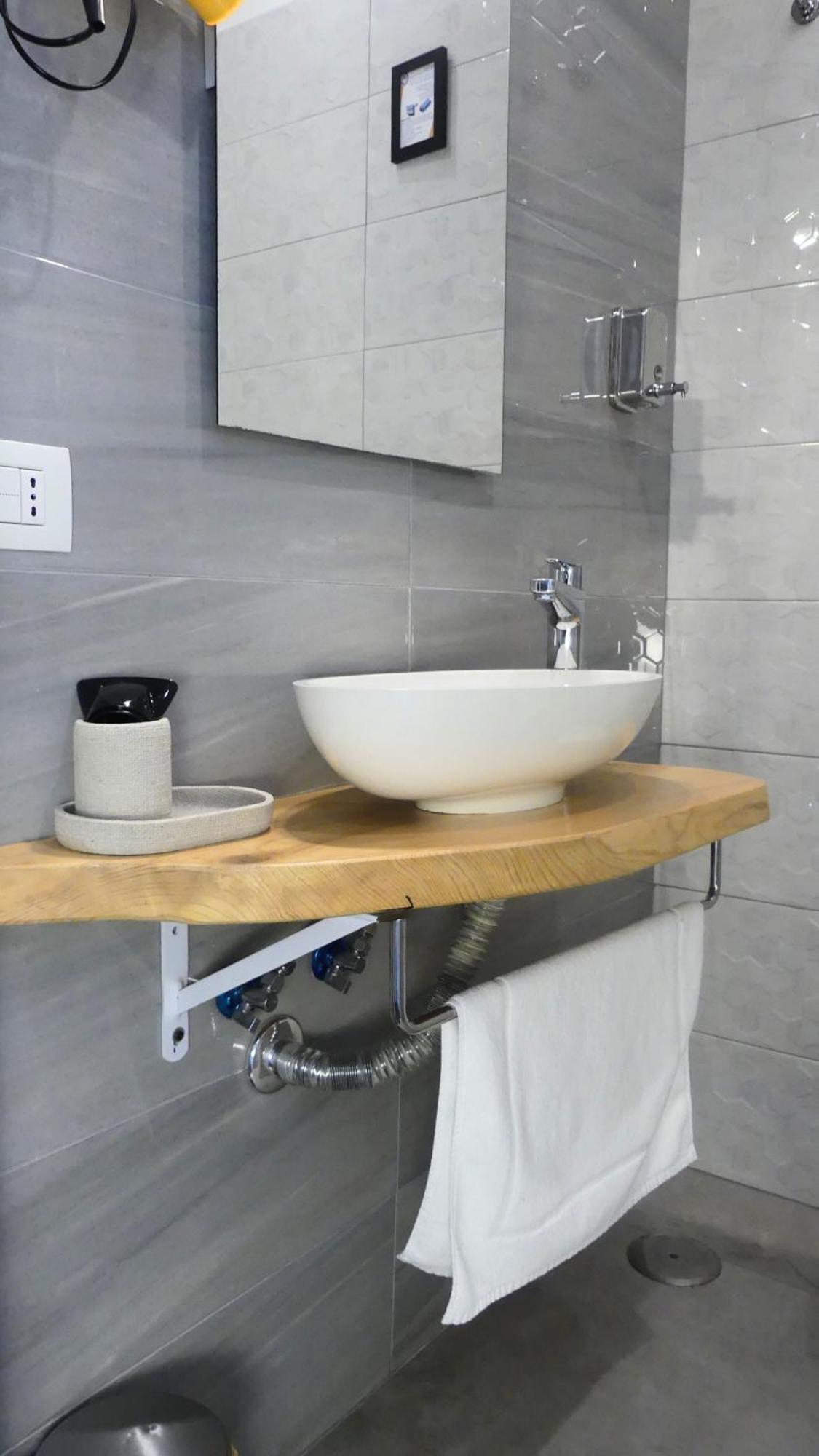 Beverello Rooms Napoli Bagian luar foto