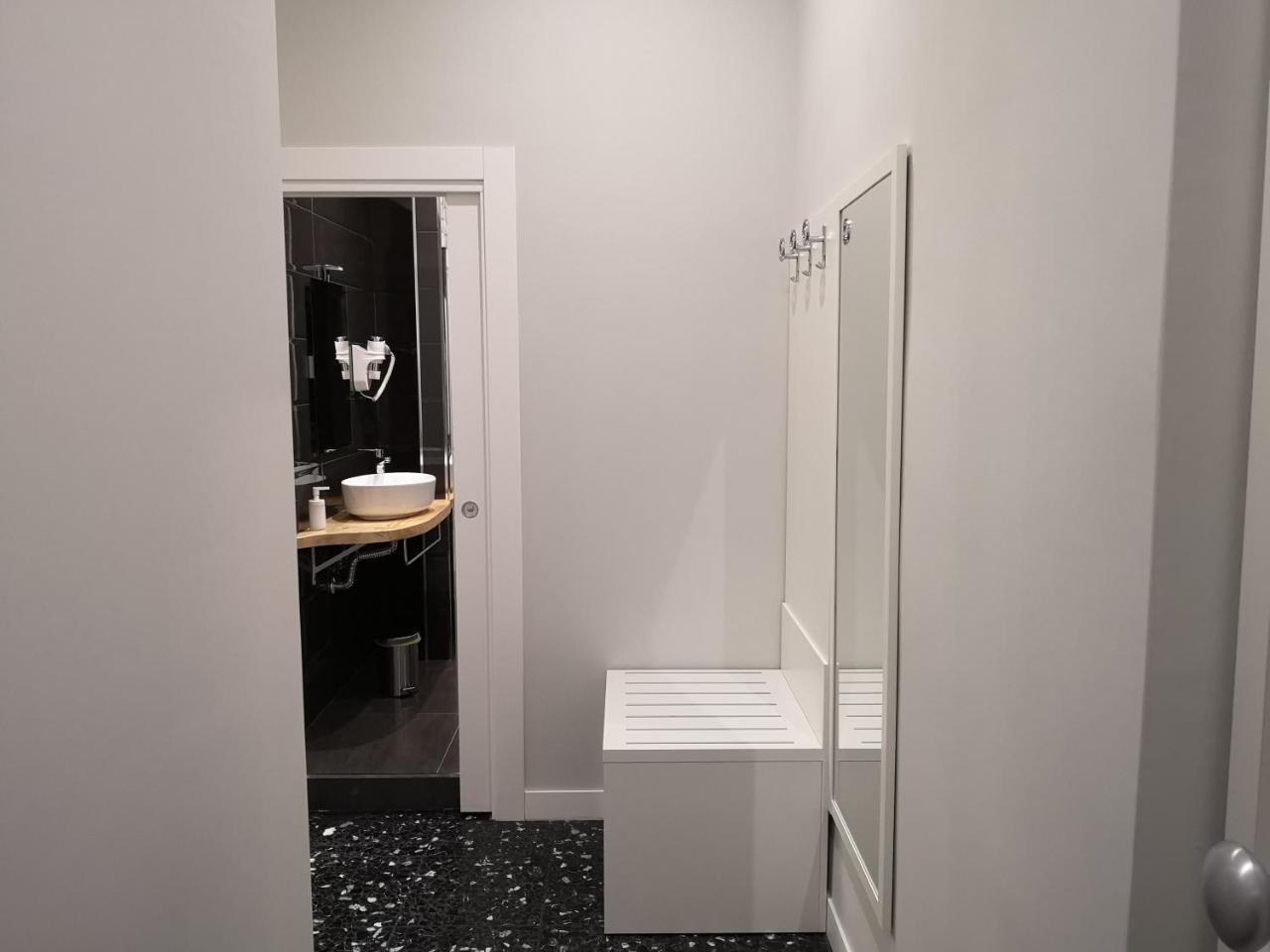 Beverello Rooms Napoli Bagian luar foto